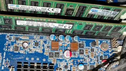 Used DDR4 Server RAM ECC sticks (16GB x2)