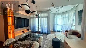 Fully Furnished |UPGRADED | Close to Metro