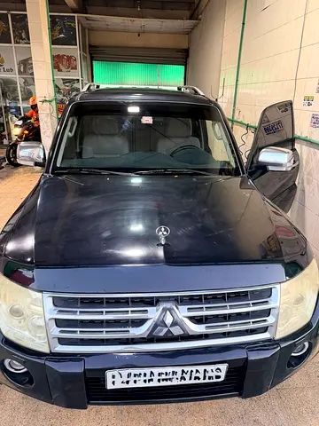 2011 Mitsubishi Pajero GLS 3.5L V6 — 3-door SWB -Mid Option -GCC Specs -4WD -Automatic