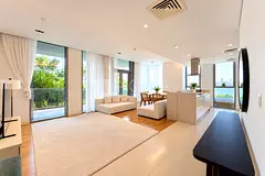 Vacant I + Maid's Room | Sea View