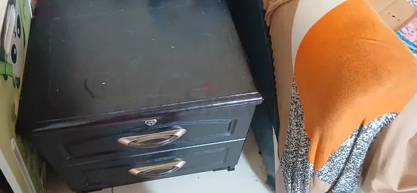 3Side table with 2 drawers available