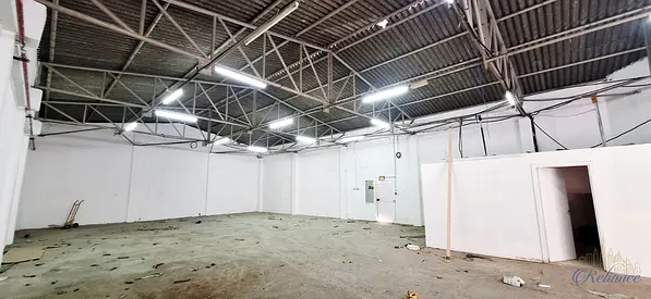 SPACIOUS WAREHOUSE | OFFICE | LOADING AREA