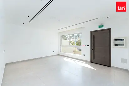 Exclusive 4 Br | Modern | Luxury Living