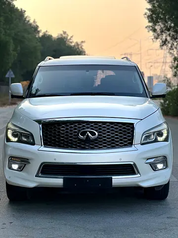2015 Infiniti QX80 照片 2
