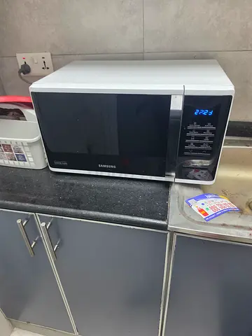 Samsung countertop microwave oven - good working condition