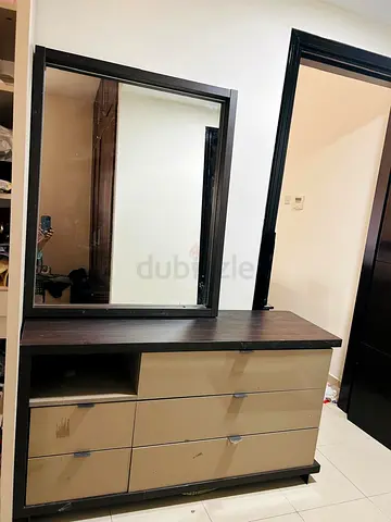 6-drawer Dresser with Large Mirror - Dark Wood Top, Beige Fronts