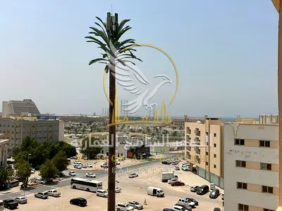 غرفة وصالة للايجار في القليعة بإطلالة بحرية مفتوحة وتشطيب حديث تكييف وغاز مركزي خزائن حائط وبلكونتين وسهولة في السداد