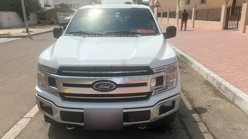Ford F-150 XLT 2018 4x4 | Owner Selling | Papers Till 2027 | Extras Included