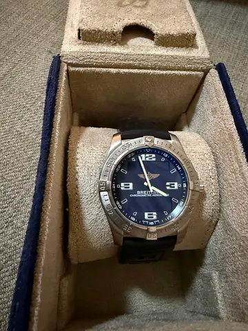 Breitling men's wristwatch with blue dial, rubber strap (pre-owned)