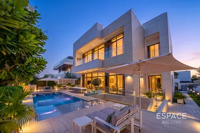 Exclusive | Basement | Lift | Park view