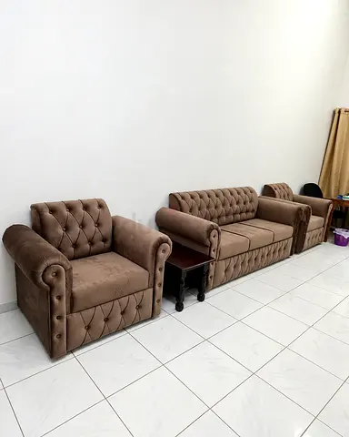 You can get the best prices for the brand new 5 seater sofa brown color available