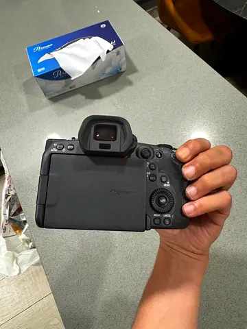 Canon EOS R5C mirrorless camera body shutter 2k (used)