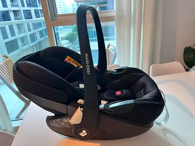 Maxi-Cosi Infant Car Seat - Very Good Condition