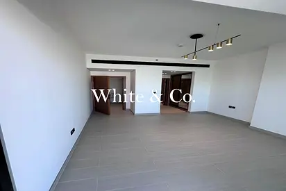CORNER UNIT| POOLVIEW | SEMI-FURNISHED |