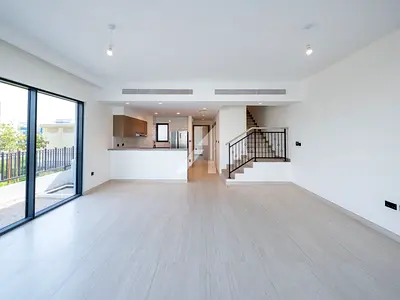 Gross ROI 4.9% | Tenanted | Middle Unit