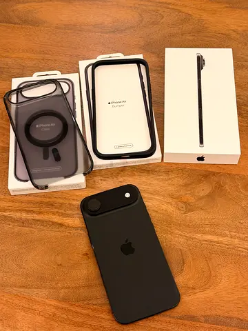 iPhone Air 512gb sapce black like new + 2 original Apple covers