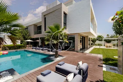 Stunning villa, 6 Bedrooms, One of only 8