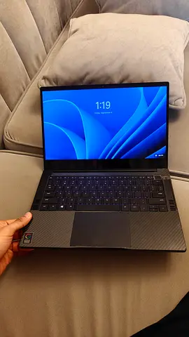 Razer blade touchscreen GTX 1650 ti gaming laptop