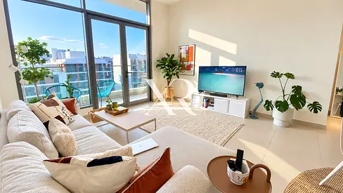 BRIGHT | FULLY FURNISHED | POOL & PARK VIEW