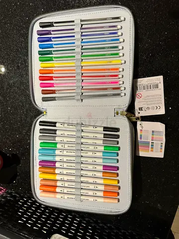 Set of Dual-Tip Artist Markers in Zip Case (around 40pcs)