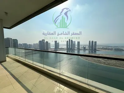 شقة واسعة بـ 3 غرف ماستر، إطلالة بحرية مباشرة، 5 حمامات، تراس كبير مفتوح، غرفة خادمة، مسبح وجيم.