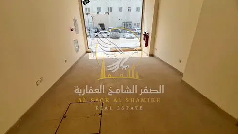 حل تجاري مميز للإيجار في منطقة القليعة بالشارقة، يتمتع بموقع حيوي ومساحة جيدة تبلغ 800 قدم، ومناسب لمختلف الأنشطة التجارية
