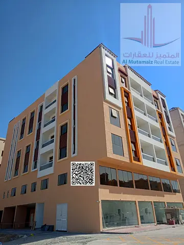 مبنى سكني تجاري للبيع في التلة 2 على شارع الأكاديمية