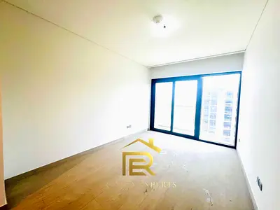 استوديو حديث | عزيزي ريفييرا 45 | إطلالة على الشرفة