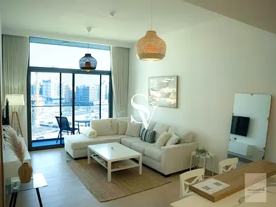 Elegant Fully Furnished|Park view & Bright| Vacant