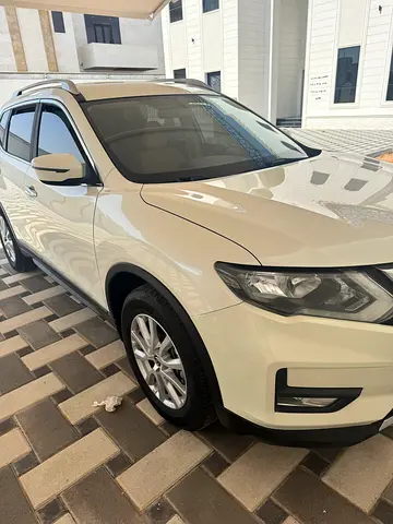 2020 Nissan X-TRAIL photo 3