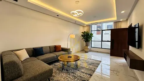 شامل رسوم التسجيل والتمليك | فيلا فاخرة في الياسمين – عجمان | 5 غرف ماستر | 4,500 قدم² بناء | طابقين + روف | 3,000 قدم² أرض | 1,620,000 درهم