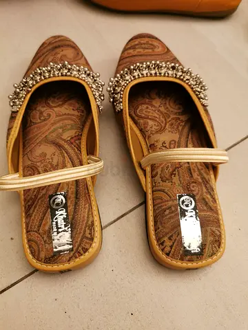 Indian style sandels size 38
