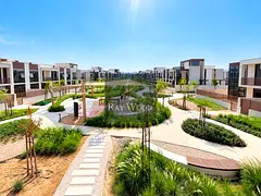 4BR+MAID | End Unit G+2 | SINGLE ROW | ON PARK