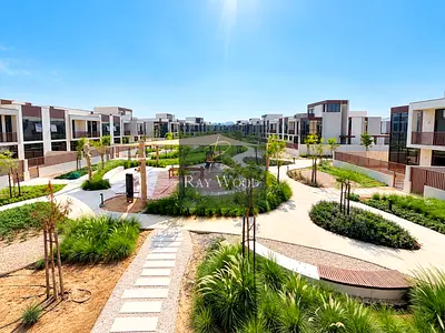 4BR+MAID | End Unit G+2 | SINGLE ROW | ON PARK