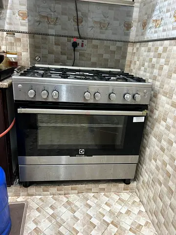 Electrolux 5-Burner Gas Cooker with Oven - Good Working Condition