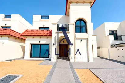 Single Row 4BR + M | Ready To Move | Spacious Plot