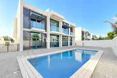 6BR Villa l Lagoon Front l Vacant