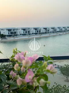 30% down payment, receive the property, and pay the remaining balance over 5 years with a 3% discoun