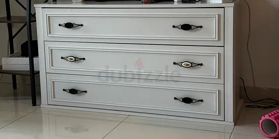 White 3-Drawer Dresser / Chest in Good Condition