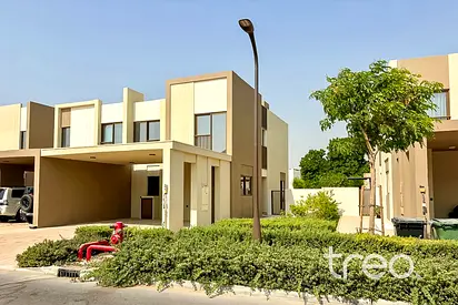 Stunning 4 Bed Townhouse Backing The Villa Complex