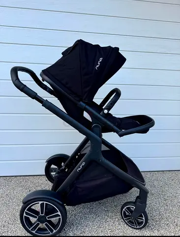 Nuna Demi grow stroller