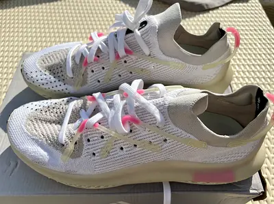 Adidas Originals Fusio US:11 White knitted casual sneakers with pink accents - brand new