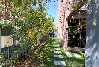 Standalone|Corner|Near Entrance|Privacy