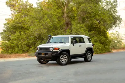 AED 2,895/month | FJ Cruiser GXR | GCC Specs | REF#T70639
