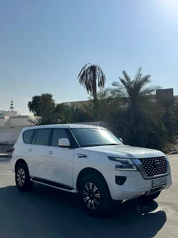 2011 Nissan Patrol LE Platinum GCC Specs