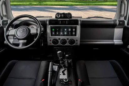 صورة 8 لـ 2021 Toyota FJ CRUISER
