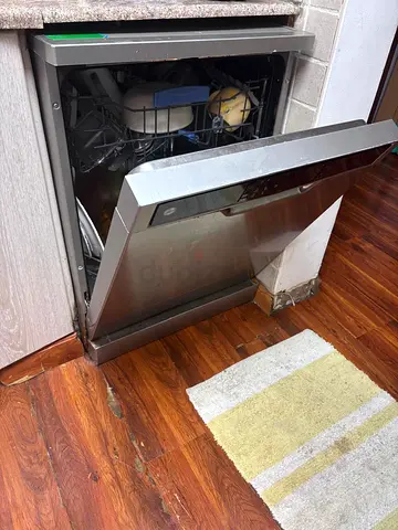 Built-in stainless steel dishwasher - working condition