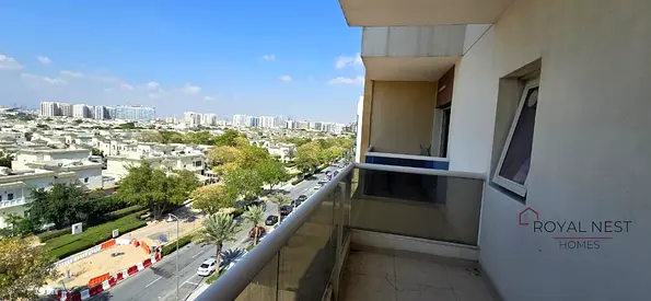Big Layout | Mid Floor | Vacant | Closed kitchen