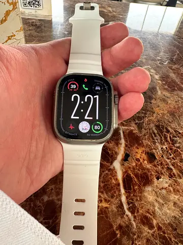 Apple Watch ultra 1 Series (white band) - good condition - battery 100