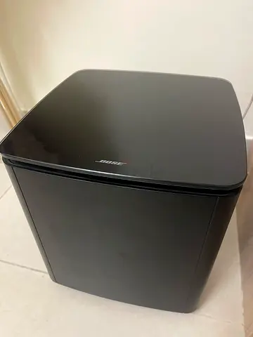 Bose BM 700 Sub-woofer & soundbar 900